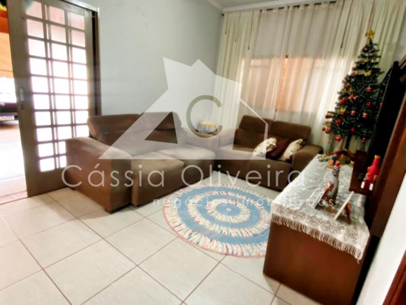 CASA EMÍDIO DE PAULA